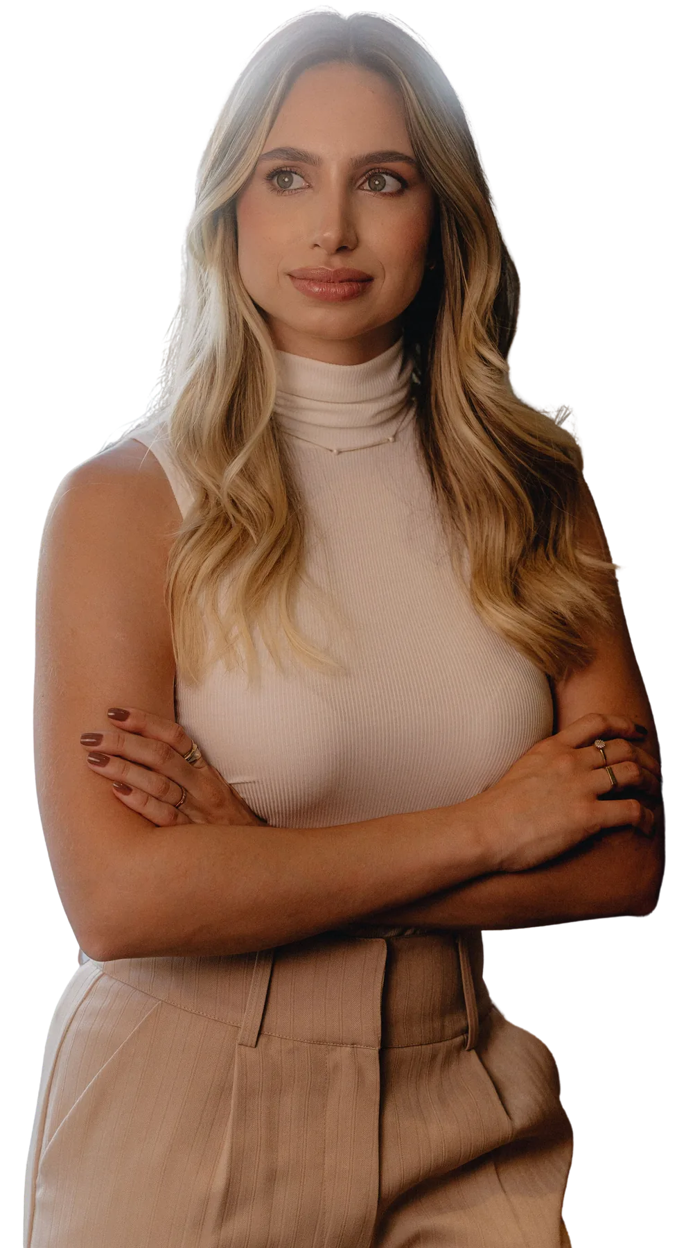 Nathália Zembrani, psicóloga, em um ambiente claro.